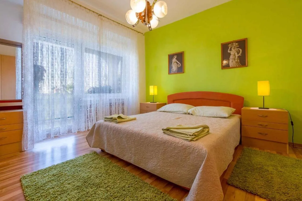 Apartment In Crikvenica 14049 Klanfari
