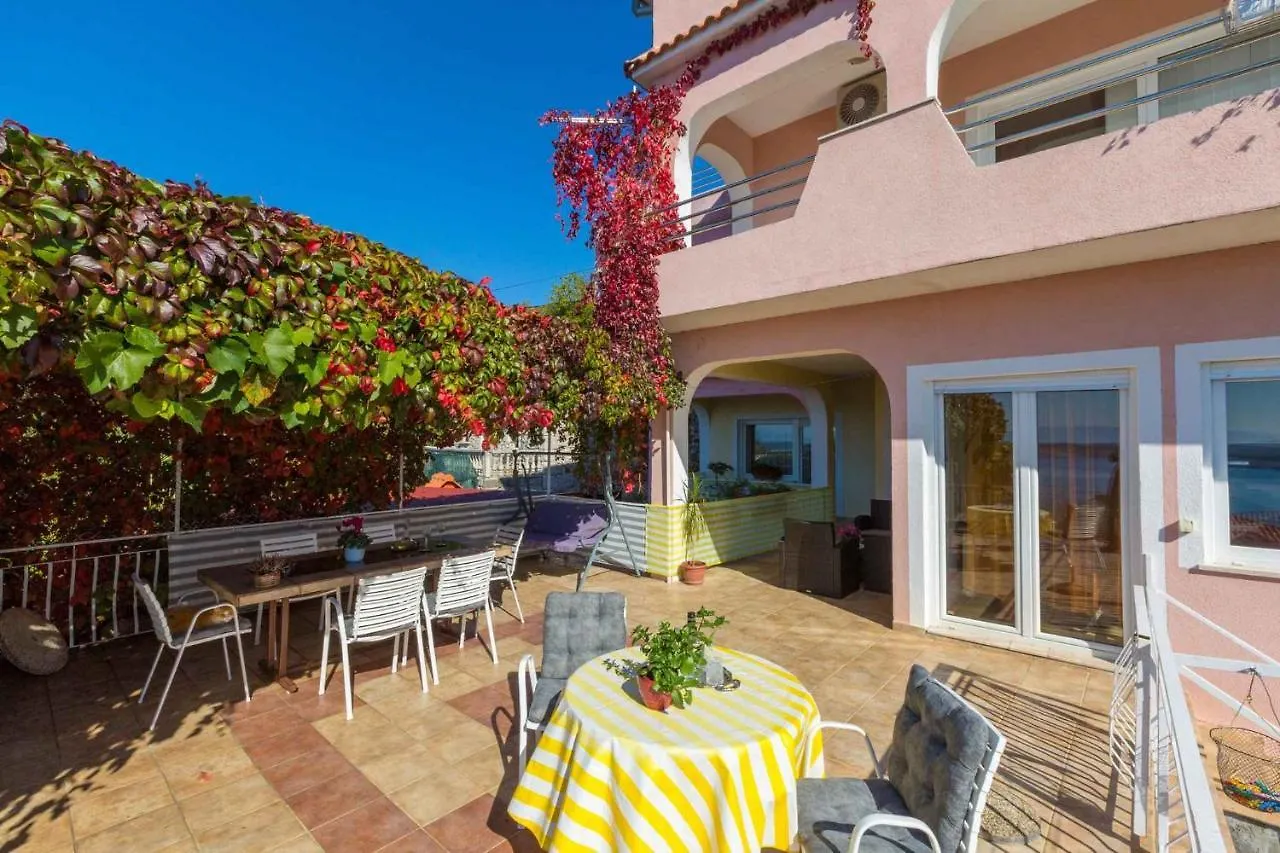 Apartment In Crikvenica 14049 Klanfari