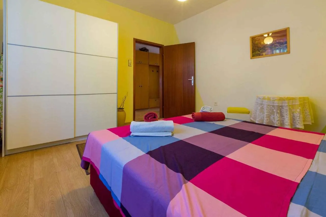 Apartment In Crikvenica 14049 Klanfari