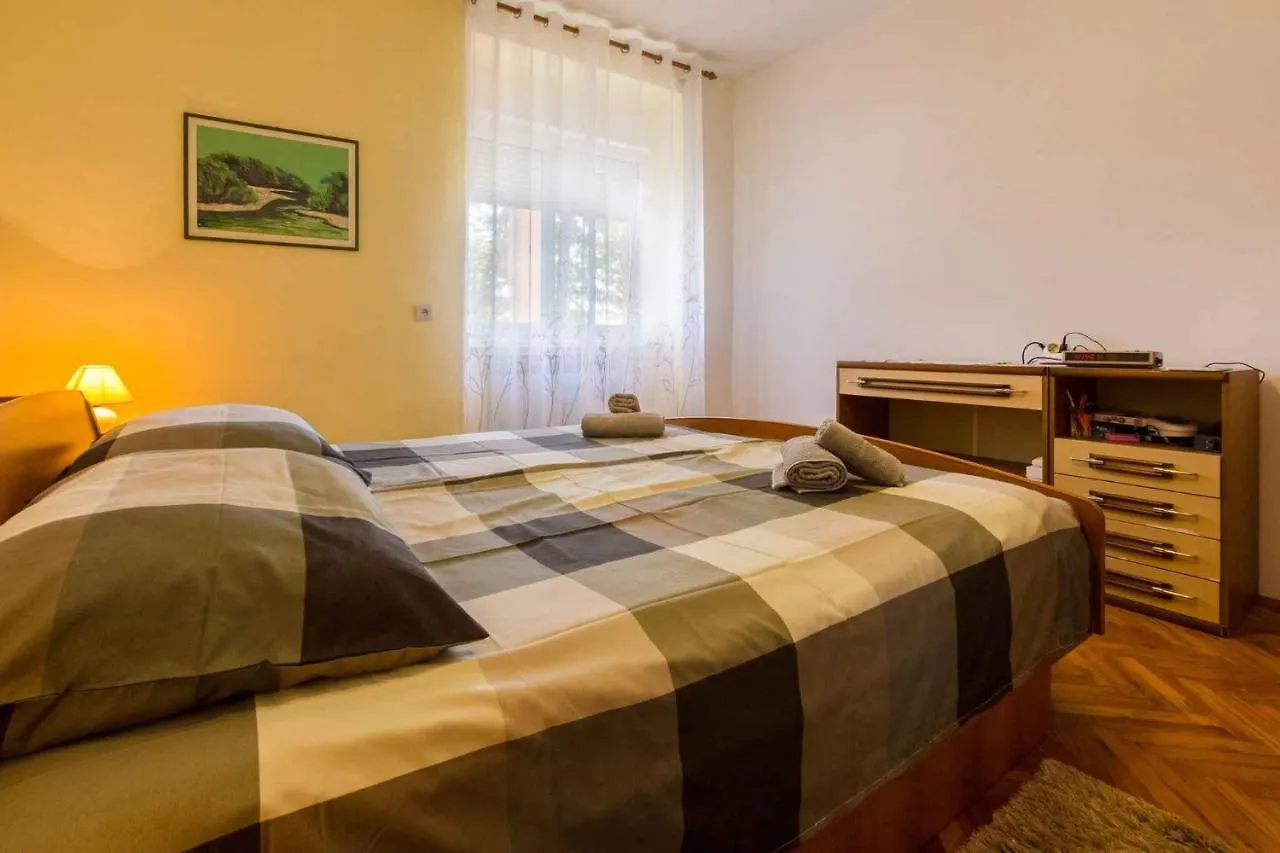 Apartment In Crikvenica 14049 Klanfari